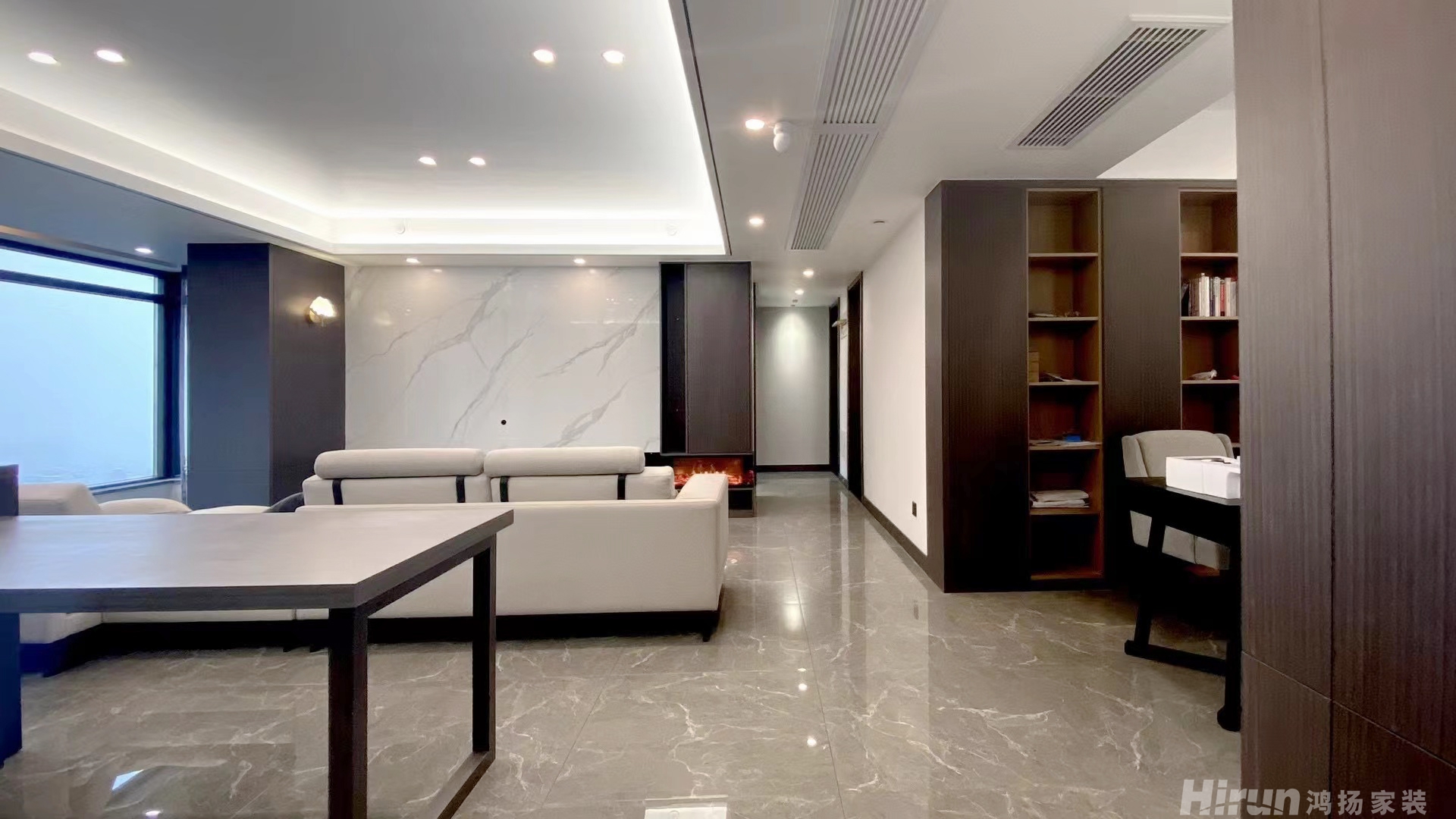 建發(fā)中央悅府150㎡雅致現(xiàn)代四居室 裝修案例實(shí)景圖-2