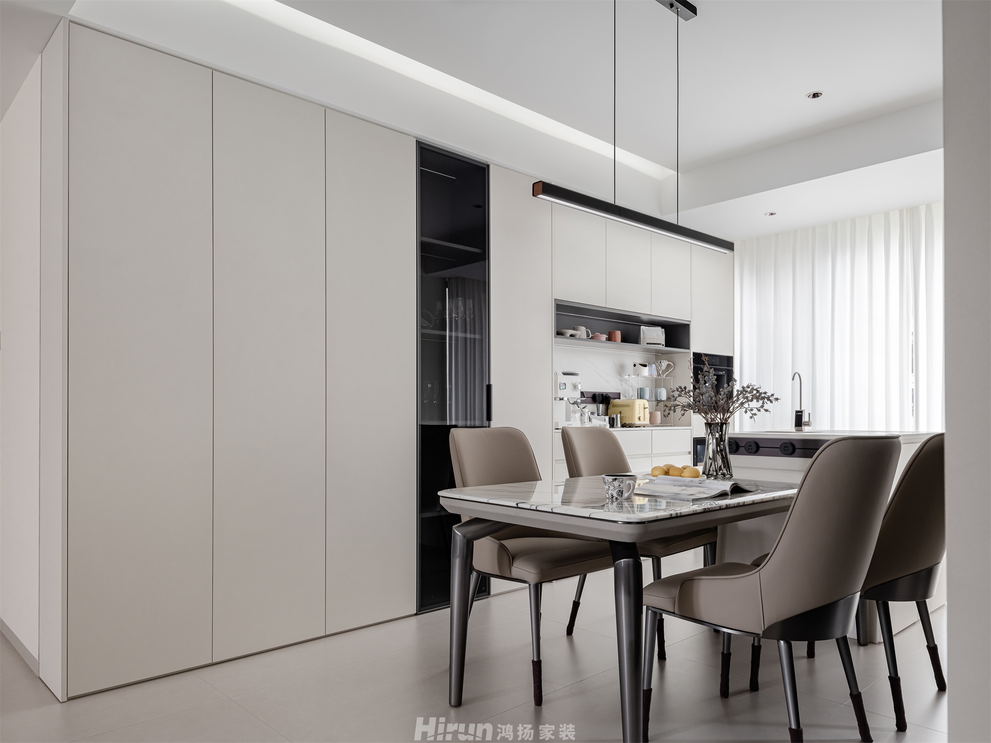 天城國際廣場(chǎng)170㎡雅致現(xiàn)代五居室 裝修案例實(shí)景圖-1