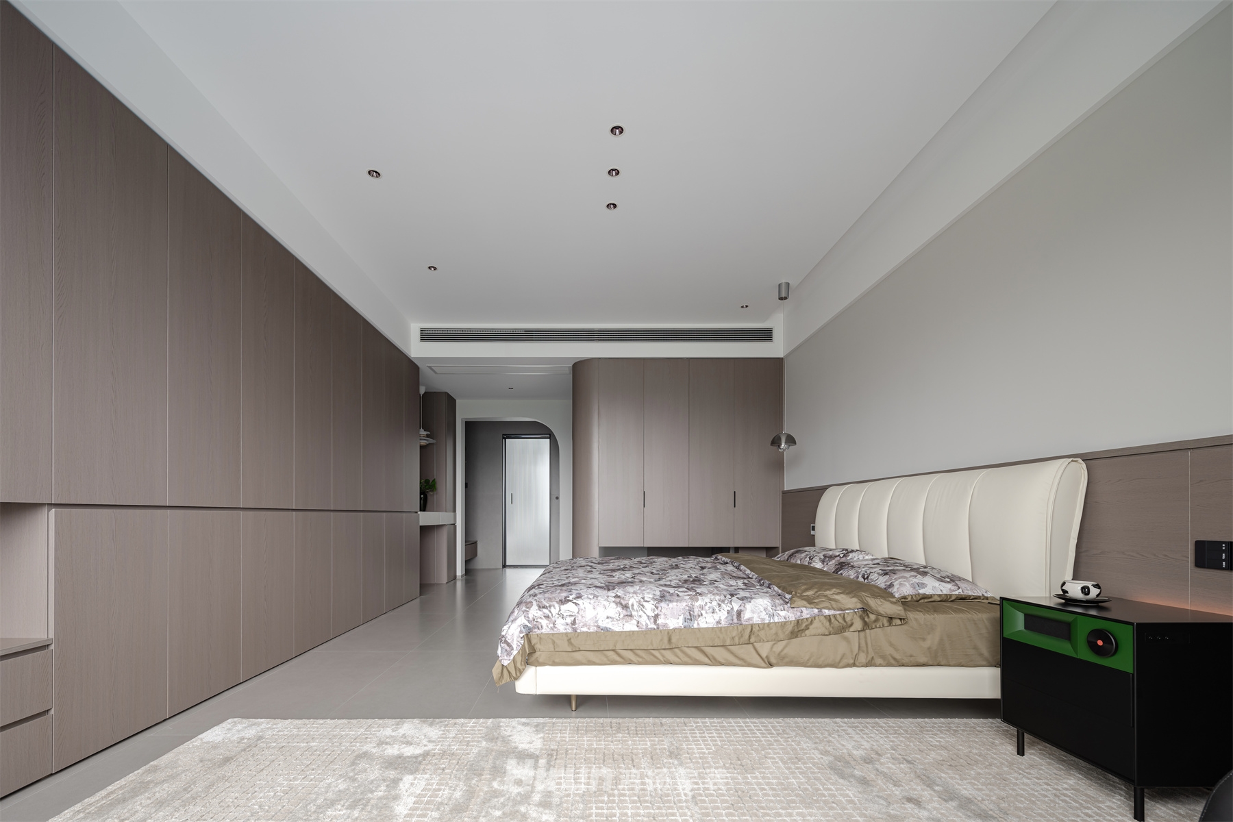 新城觀山印220㎡雅致現(xiàn)代大平層 裝修案例實(shí)景圖-1